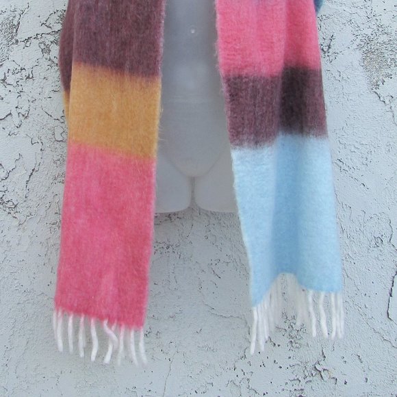 GAP multi color block fuzzy winter scarf 84"X17" - Picture 4 of 6